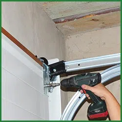 Quality Garage Door Forest Hills, NY 347-254-7584 - side-t-21-gr-39m-garage-door-repairs